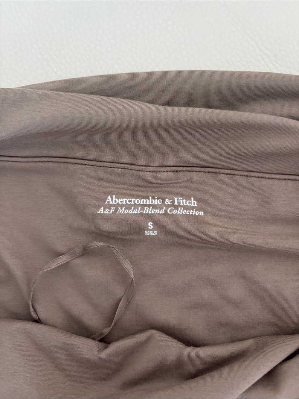 Abercrombie & Fitch Fold-over off-shoulder ruched top S - Picture 3 of 4